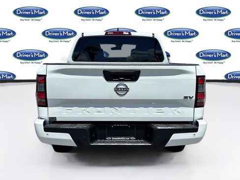 Used 2022 Nissan Frontier SV w/ Technology Package RWD image 6