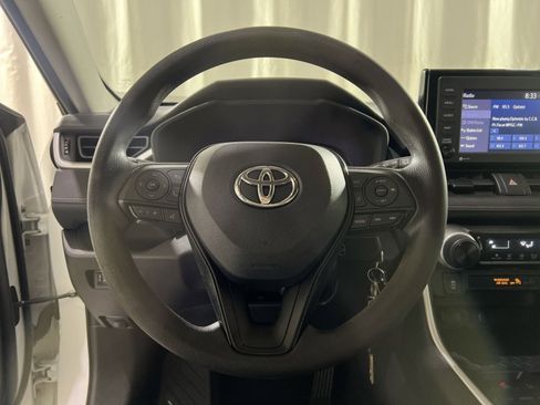 Used 2021 Toyota RAV4 LE image 22