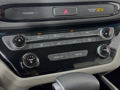 Used 2019 Kia Sedona EX image 15