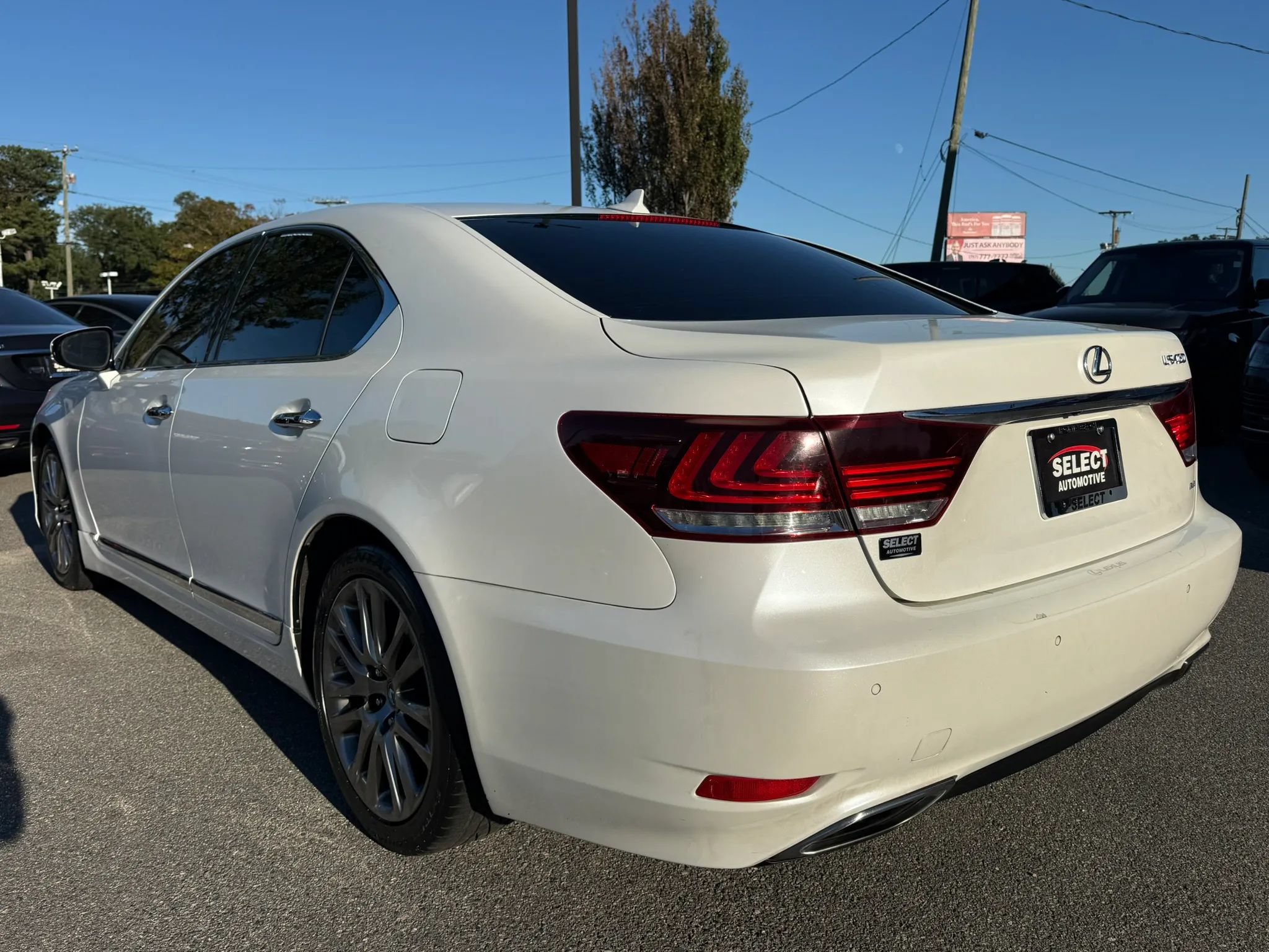 Used 2013 Lexus LS 460 AWD w/ Comfort Pkg image 3