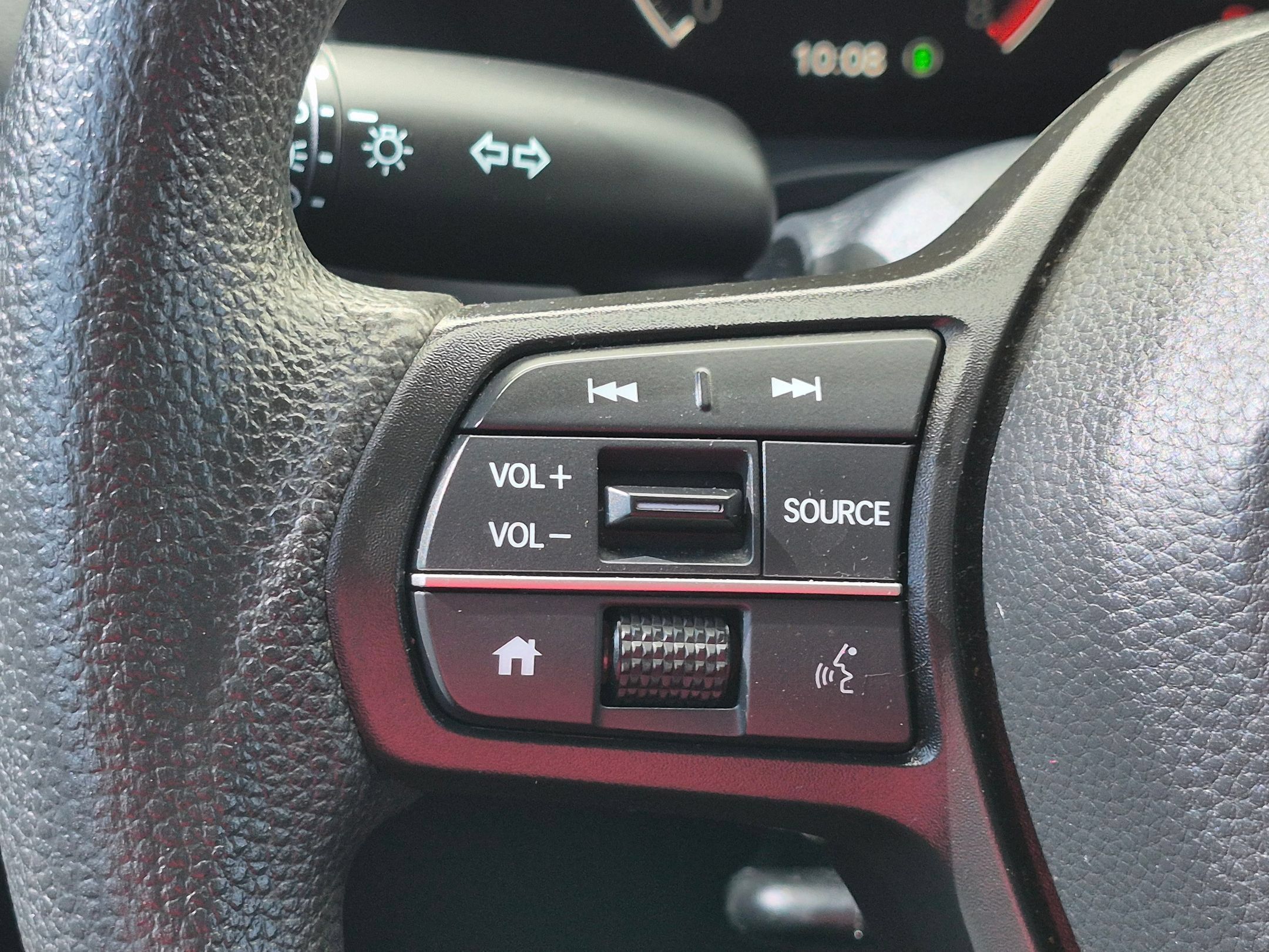 Used 2025 Honda HR-V LX image 18