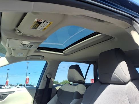 Certified 2022 Toyota RAV4 XLE w/ Convenience Package FWD image 14