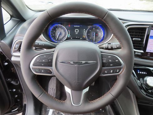 New 2026 Chrysler Pacifica Pinnacle w/ Trailer Tow Group image 4