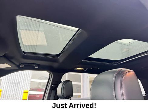 Used 2016 Ford Explorer Platinum image 21