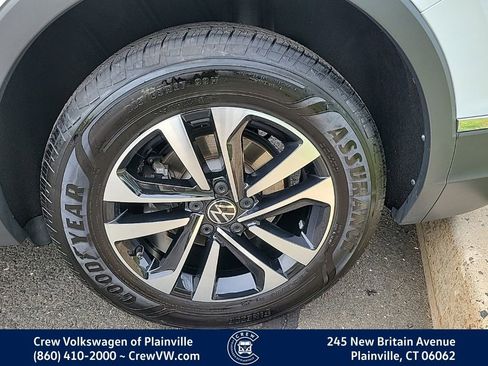 Certified 2024 Volkswagen Tiguan S AWD/4WD image 17