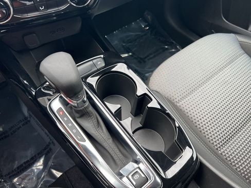 Used 2025 Chevrolet Trax LT image 41