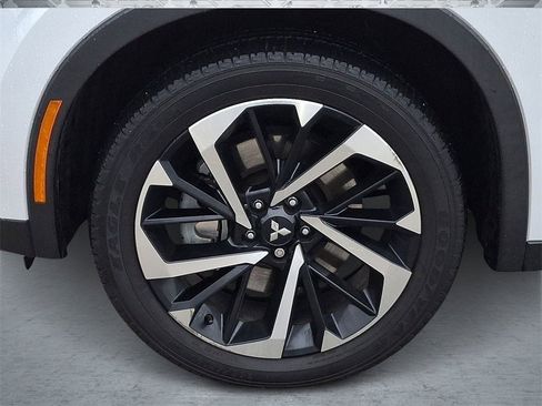 Used 2022 Mitsubishi Outlander ES image 9