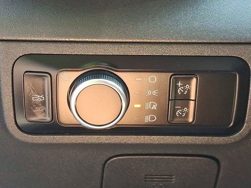 Used 2024 Ford Mustang Convertible image 23