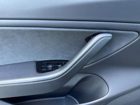 Used 2018 Tesla Model 3 Long Range image 12