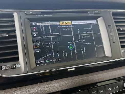Used 2018 Kia Sedona SX image 18