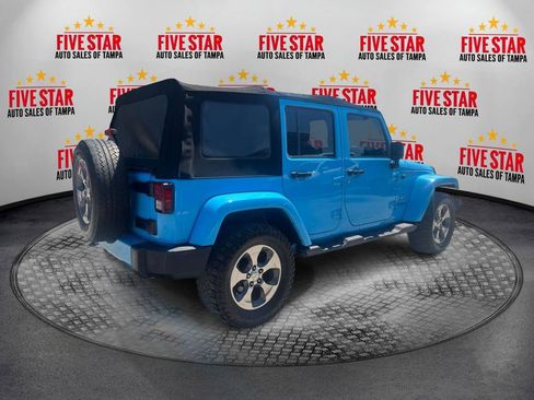 Used 2017 Jeep Wrangler Unlimited Sahara w/ Connectivity Group AWD/4WD image 7