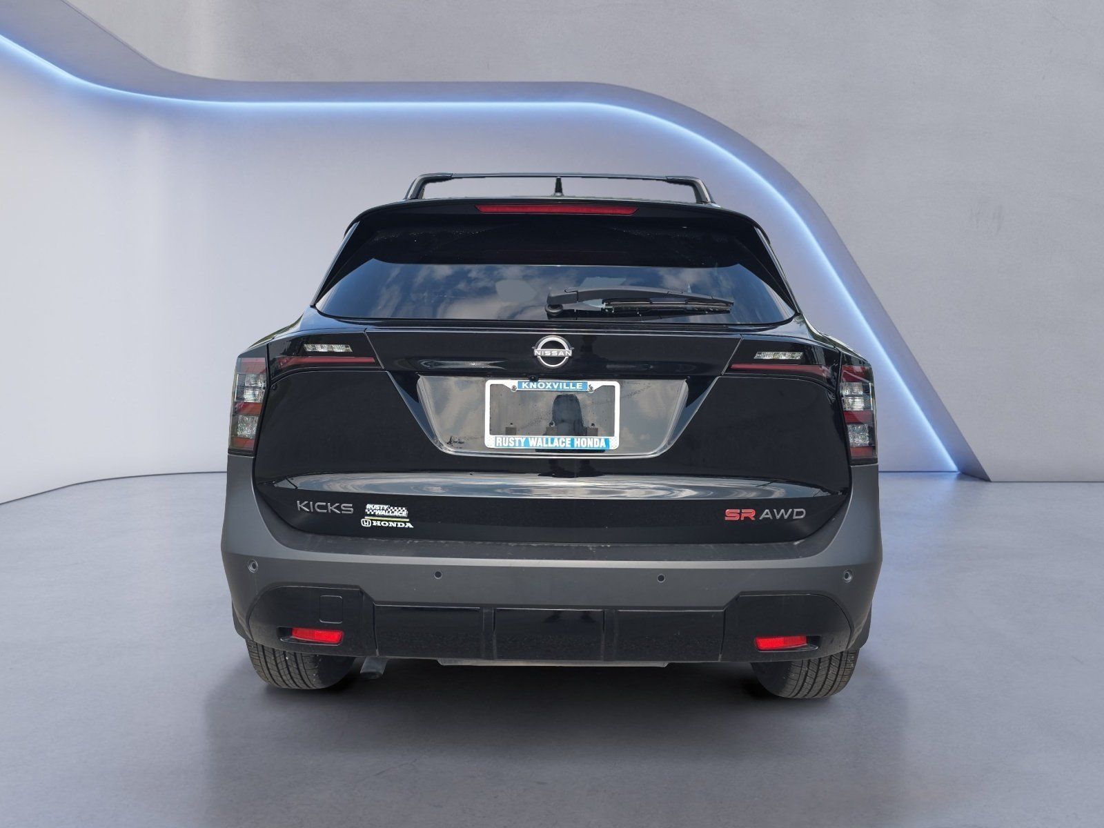 Used 2025 Nissan Kicks SR AWD/4WD image 4