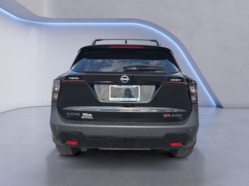 Used 2025 Nissan Kicks SR AWD/4WD image 4