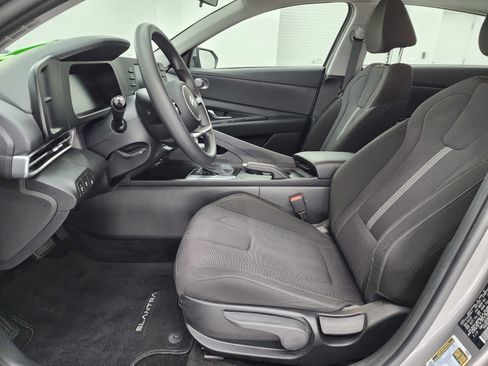 Used 2024 Hyundai Elantra SE image 8