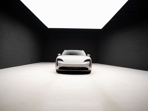 Used 2023 Porsche Taycan 4S image 81