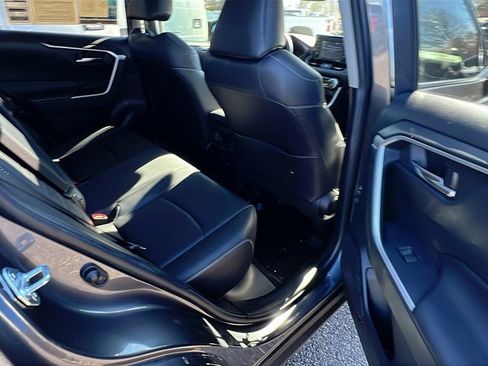 Used 2020 Toyota RAV4 XLE Premium image 20