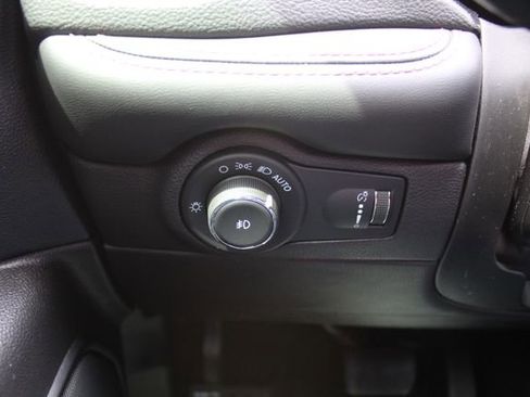 Used 2021 Dodge Durango R/T w/ Technology Group RWD image 28