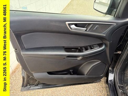 Used 2018 Ford Edge SEL AWD/4WD image 16