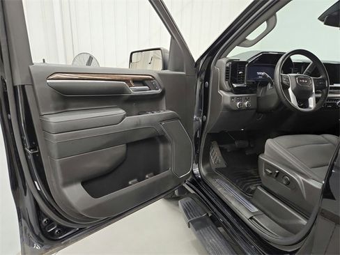 Used 2023 GMC Sierra 1500 Elevation image 25