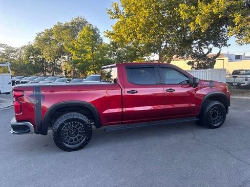 Used 2021 Chevrolet Silverado 1500 LT AWD/4WD image 9