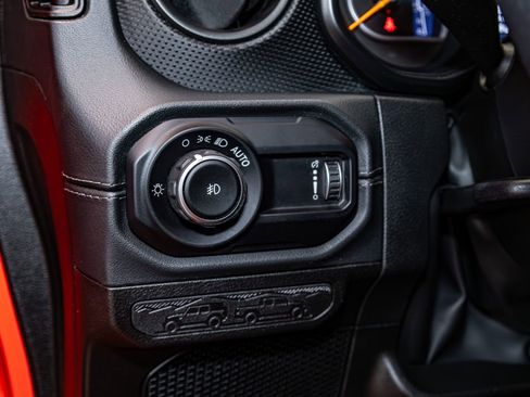 Used 2024 Jeep Wrangler Unlimited Rubicon image 17