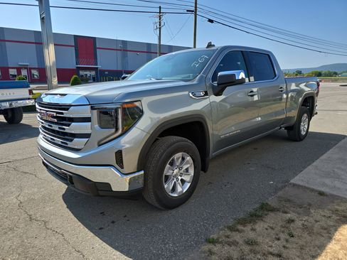 New 2026 GMC Sierra 1500 SLE image 8