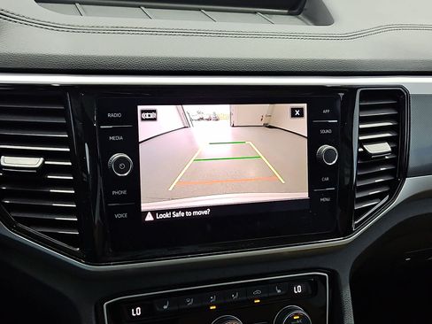 Certified 2023 Volkswagen Atlas Cross Sport SE w/ Panoramic Sunroof Package FWD image 18