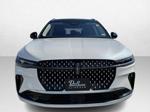 Certified 2025 Lincoln Nautilus Reserve image 2