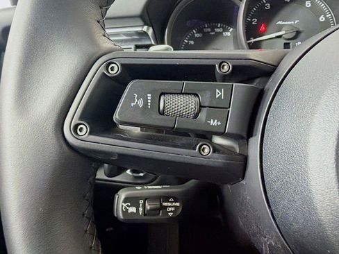 Certified 2026 Porsche Macan Turbo AWD/4WD image 13