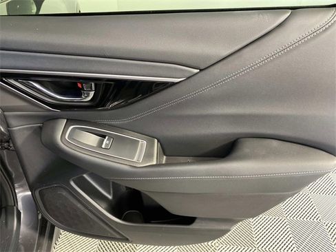 Used 2022 Subaru Outback Limited image 24
