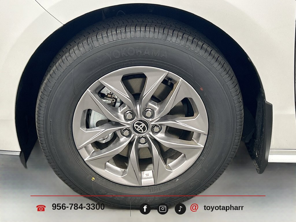 New 2026 Toyota Sienna XLE FWD image 9