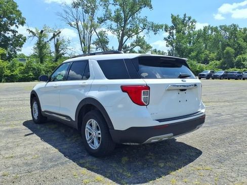 Used 2024 Ford Explorer XLT w/ Equipment Group 202A AWD/4WD image 7