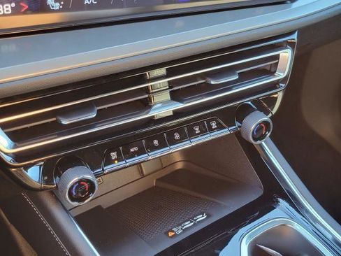 New 2026 Chevrolet Traverse LT w/ Sun and Wheel Package image 18