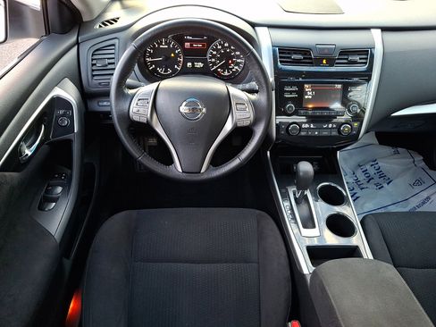 Used 2014 Nissan Altima 2.5 SV image 11