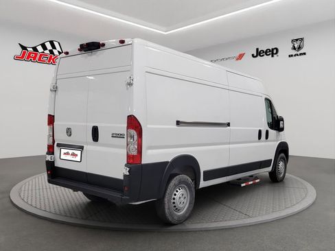 Used 2025 RAM ProMaster 2500 w/ Convenience Group FWD image 9