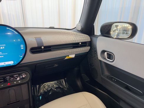 Certified 2025 MINI Cooper S image 28