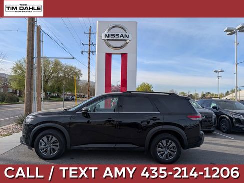 Used 2025 Nissan Pathfinder SV AWD/4WD image 1