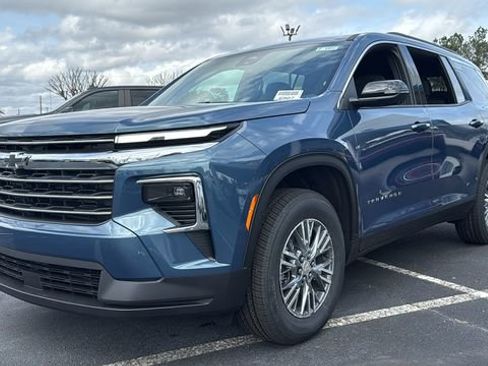 New 2026 Chevrolet Traverse LT w/ Driver Confidence Package image 3