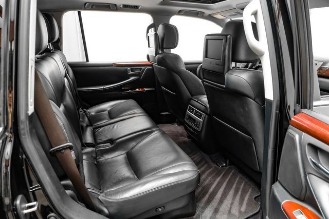 Used 2014 Lexus LX 570 4WD image 38