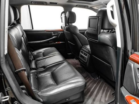 Used 2014 Lexus LX 570 4WD image 38