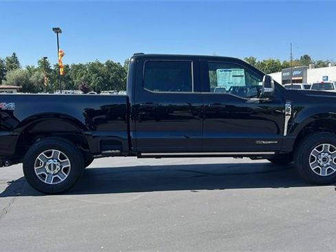 New 2025 Ford F250 Lariat w/ FX4 Off-Road Package image 3