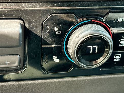 Used 2025 Chevrolet Silverado 1500 LT image 19