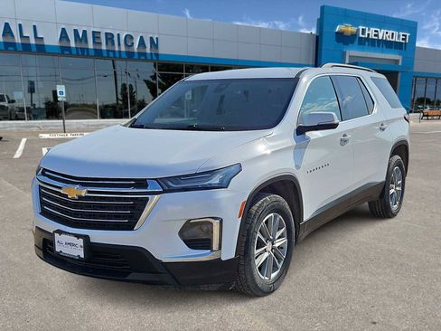Used 2023 Chevrolet Traverse LT FWD image 1