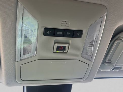 Used 2024 Toyota RAV4 XLE FWD image 29