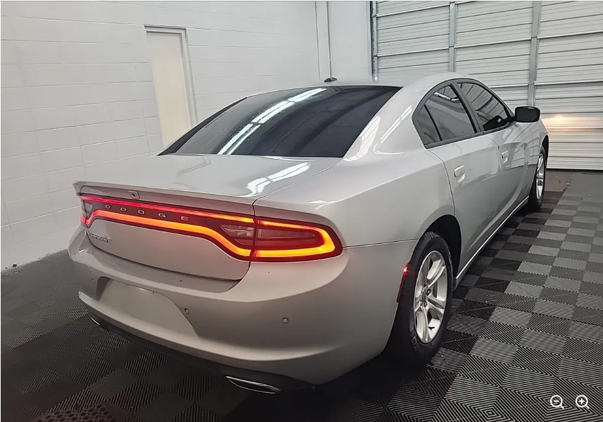 Used 2020 Dodge Charger SXT RWD image 7