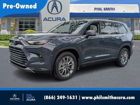 Used 2025 Toyota Grand Highlander AWD image 1