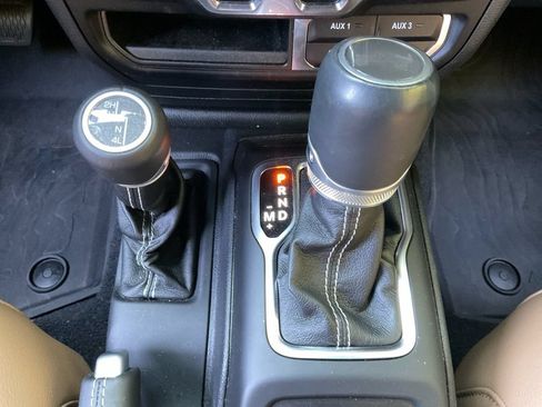 Used 2021 Jeep Wrangler Unlimited Sahara AWD/4WD image 37