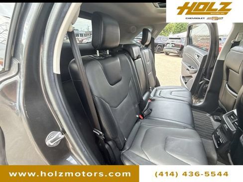 Used 2018 Ford Edge Titanium w/ Equipment Group 301A AWD/4WD image 28