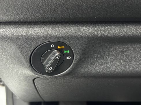 Used 2019 Volkswagen Jetta SE image 29