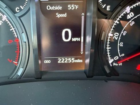 Used 2023 Toyota 4Runner SR5 Premium w/ SR5 Premium Package image 12